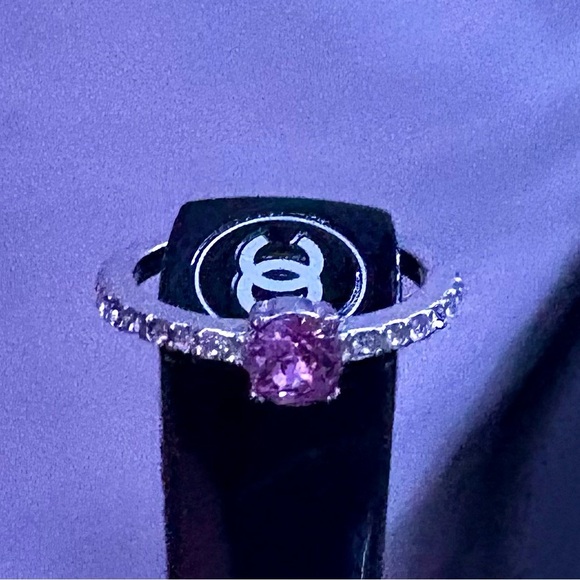 small shop Jewelry - HUGE SALE🌟 Pink Sapphire Ring💓 *great condition*